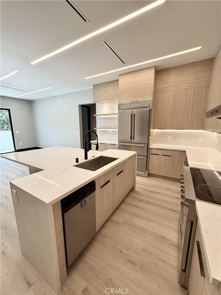 20520 Sherman Way Winnetka CA, 9130663679439796737122