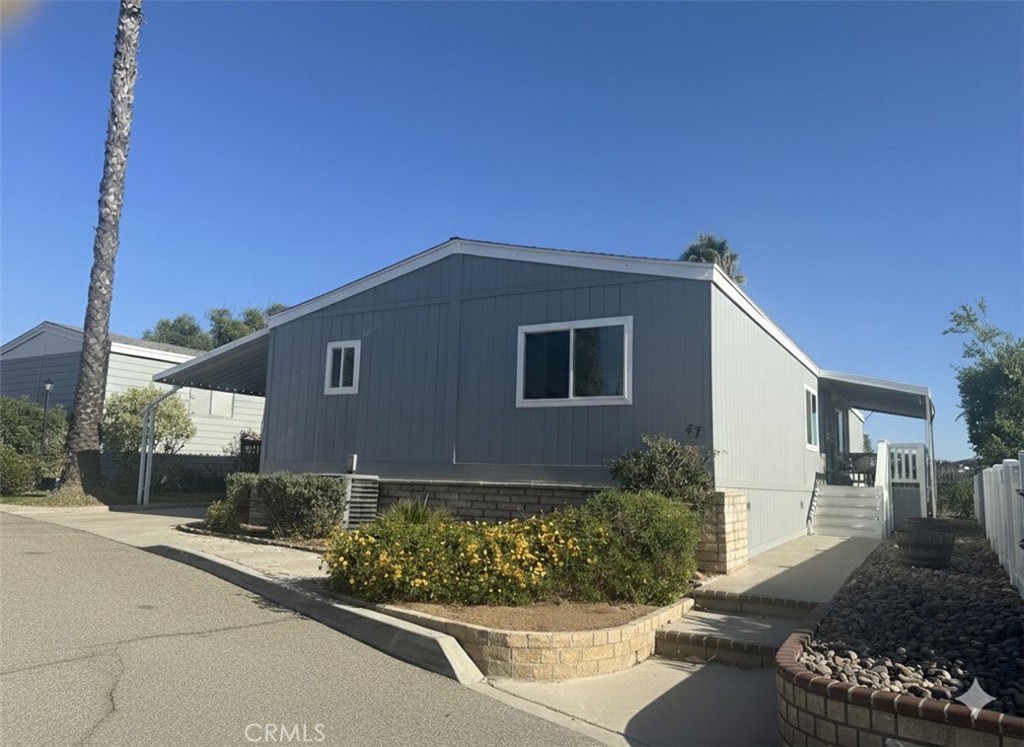15181 Van Buren Boulevard 47 Riverside CA, 9250464101463266305121