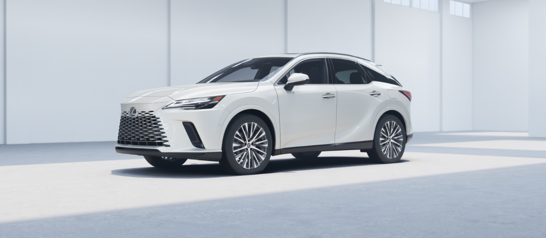 El SUV de lujo mediano híbrido enchufable. Diseñado con un estándar superior.63516098130307123