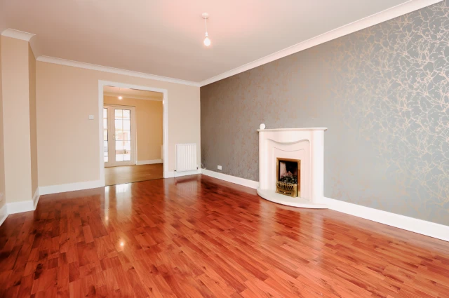 4Bedrooms, 3Bathrooms Balmoral Drive, PA7 5HR, Glasgow