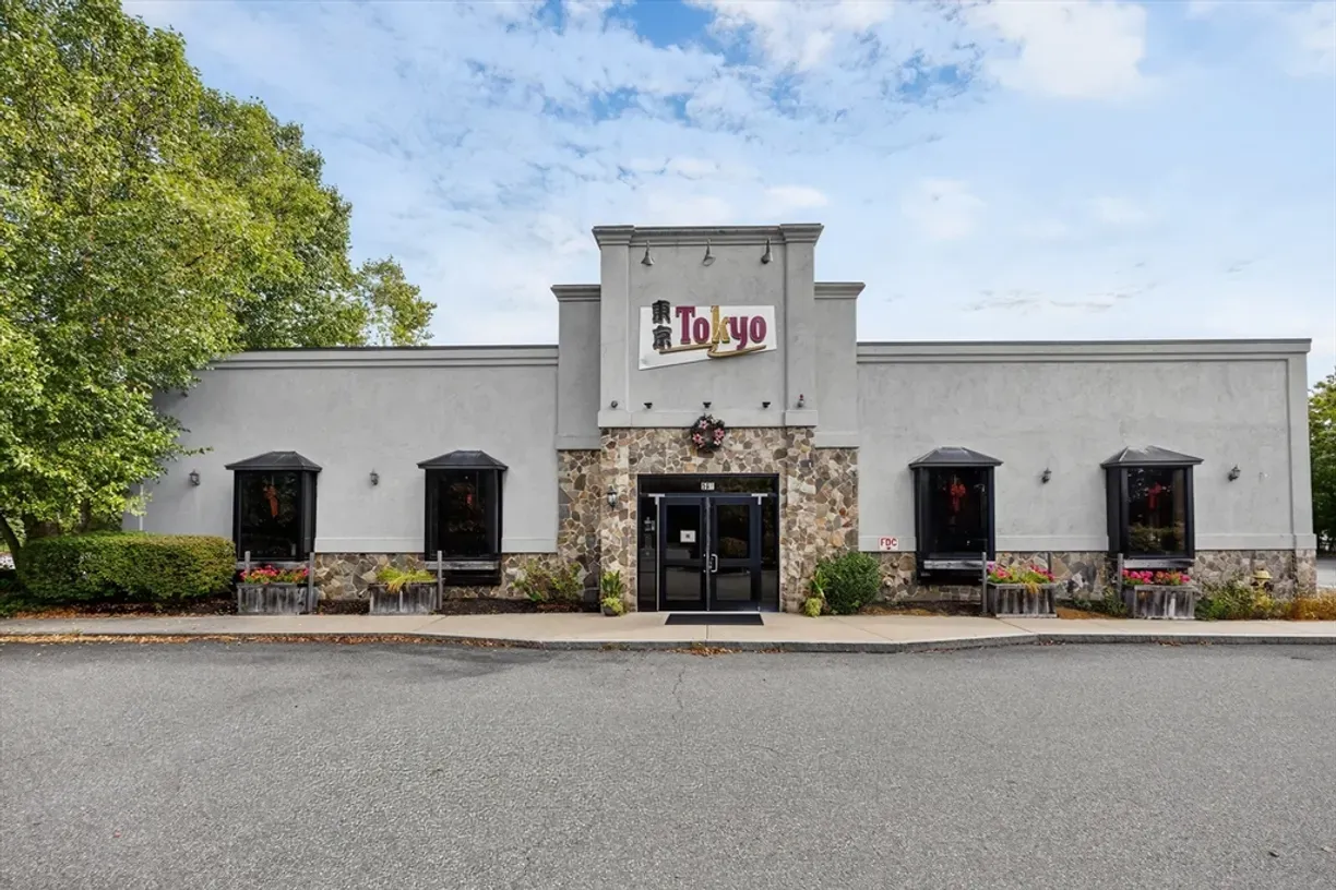560 S Main St Andover, MA 01810