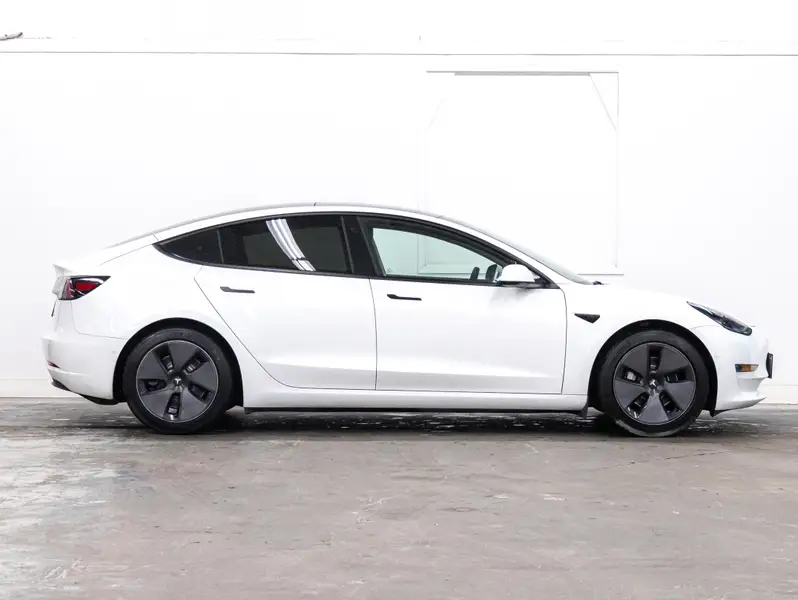 2021 Tesla Model 364540791130371122